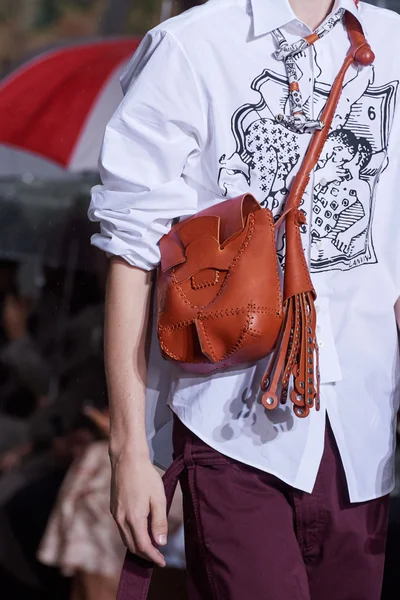 Look 50